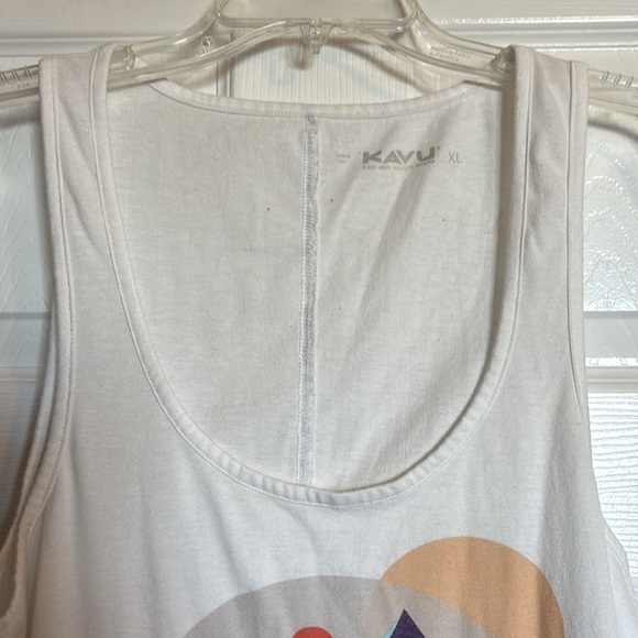 Kavu women’s white graphic tank top size XL - Picture 2 of 8